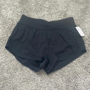 Lululemon Calm Tides Run Shorts 2.5